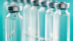 Frasco de Omalizumabe, medicamento injetável para doenças respiratórias e alergias graves