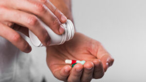 Plano de saúde nega medicamento Evrysdi para criança com AME