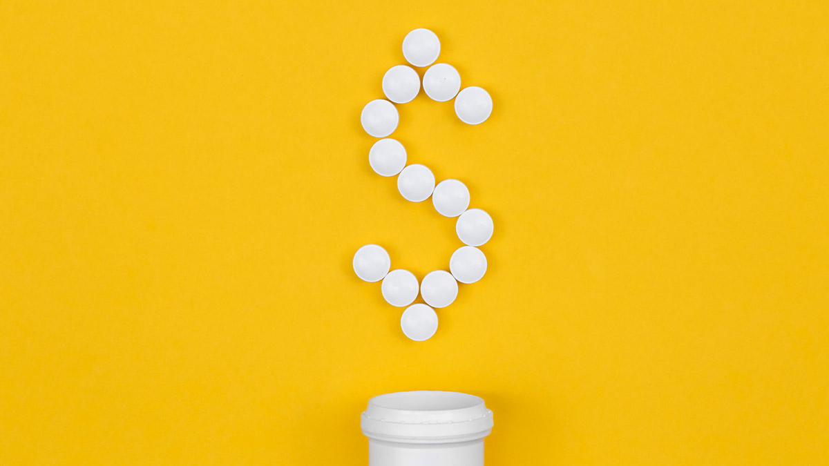 rituximabe medicamento de alto custo representado por símbolo de dinheiro